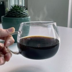 TAZA DE VIDRIO CON DISEÑO REDONDO