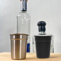 VASO TEQUILERO DE 70  ml. DE ACERO INOXIDABLE.